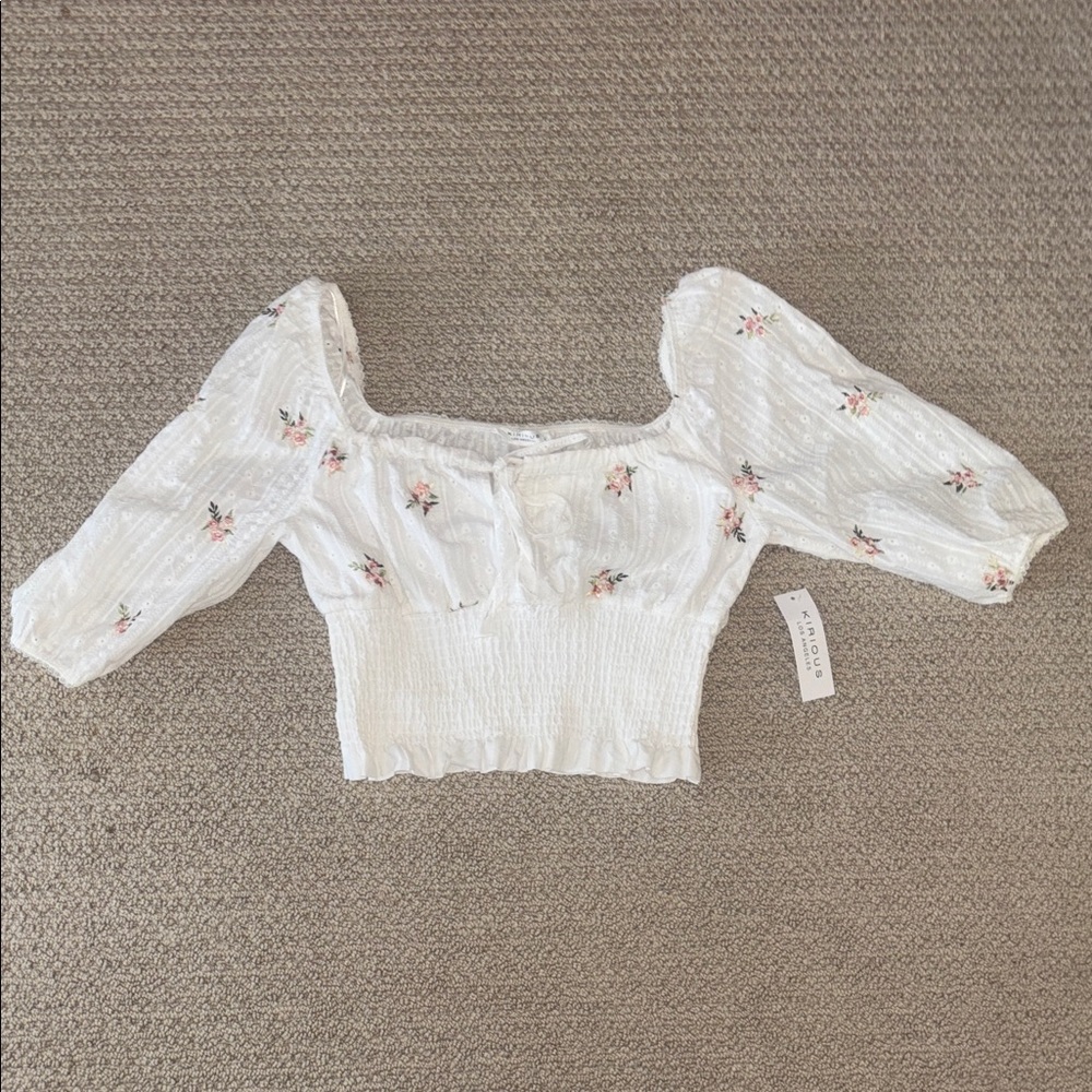 Elegant White Floral Crop Top with Puff Sleeves